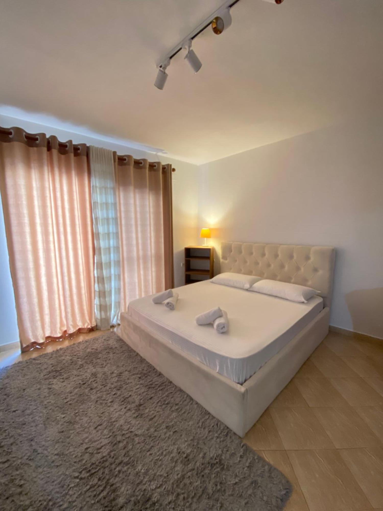 Myslym Shyri Studio 2 Tirana Zewnętrze zdjęcie